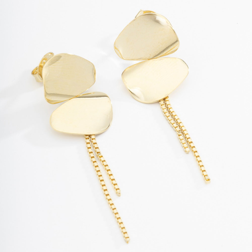 Louise- Organic Plates and Chains