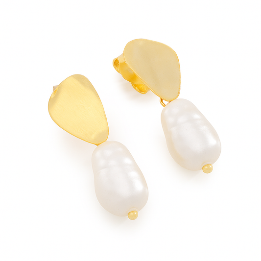 Golden Leaf with Baroque-Style Pearl Pendant