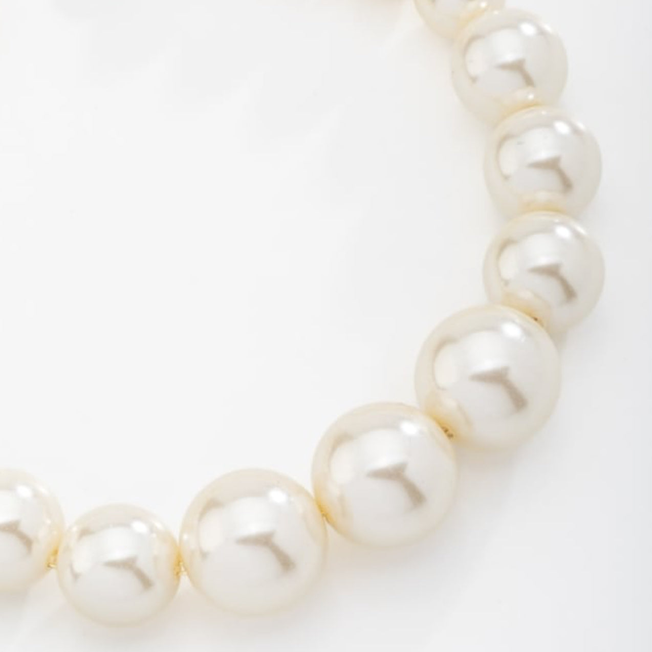Lina- Classic Pearl Bracelet